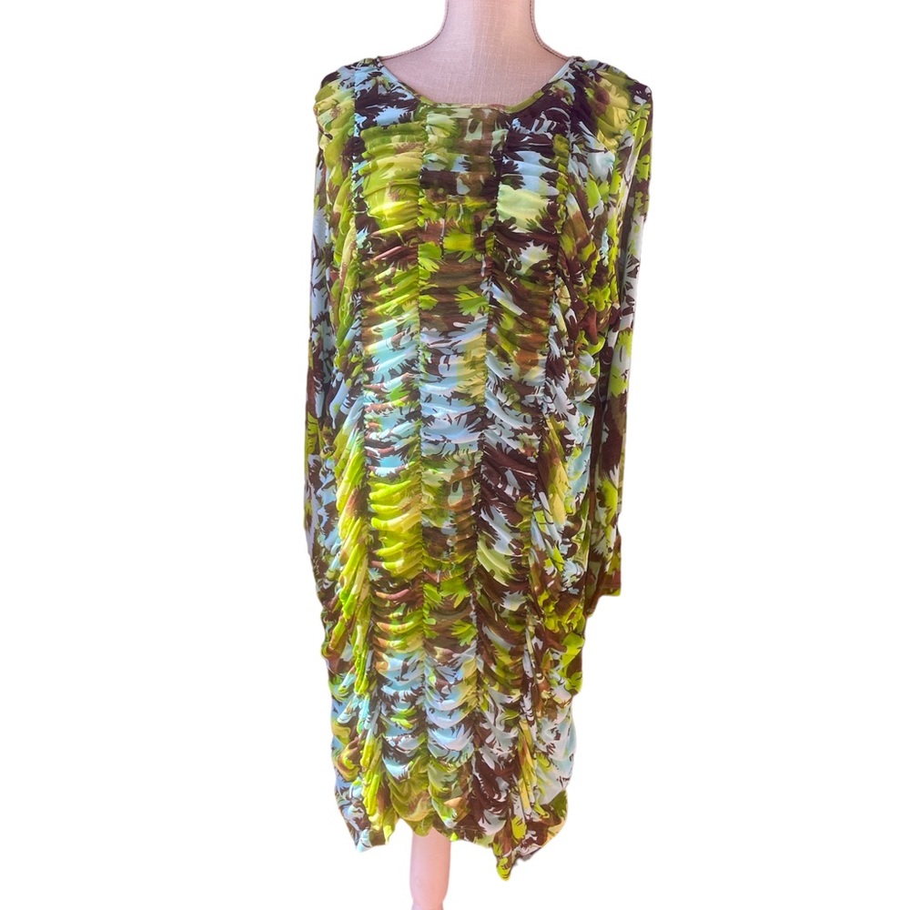 Future Collective Gabriella
Karefa-Johnson Floral Green
Ruched Front Dress